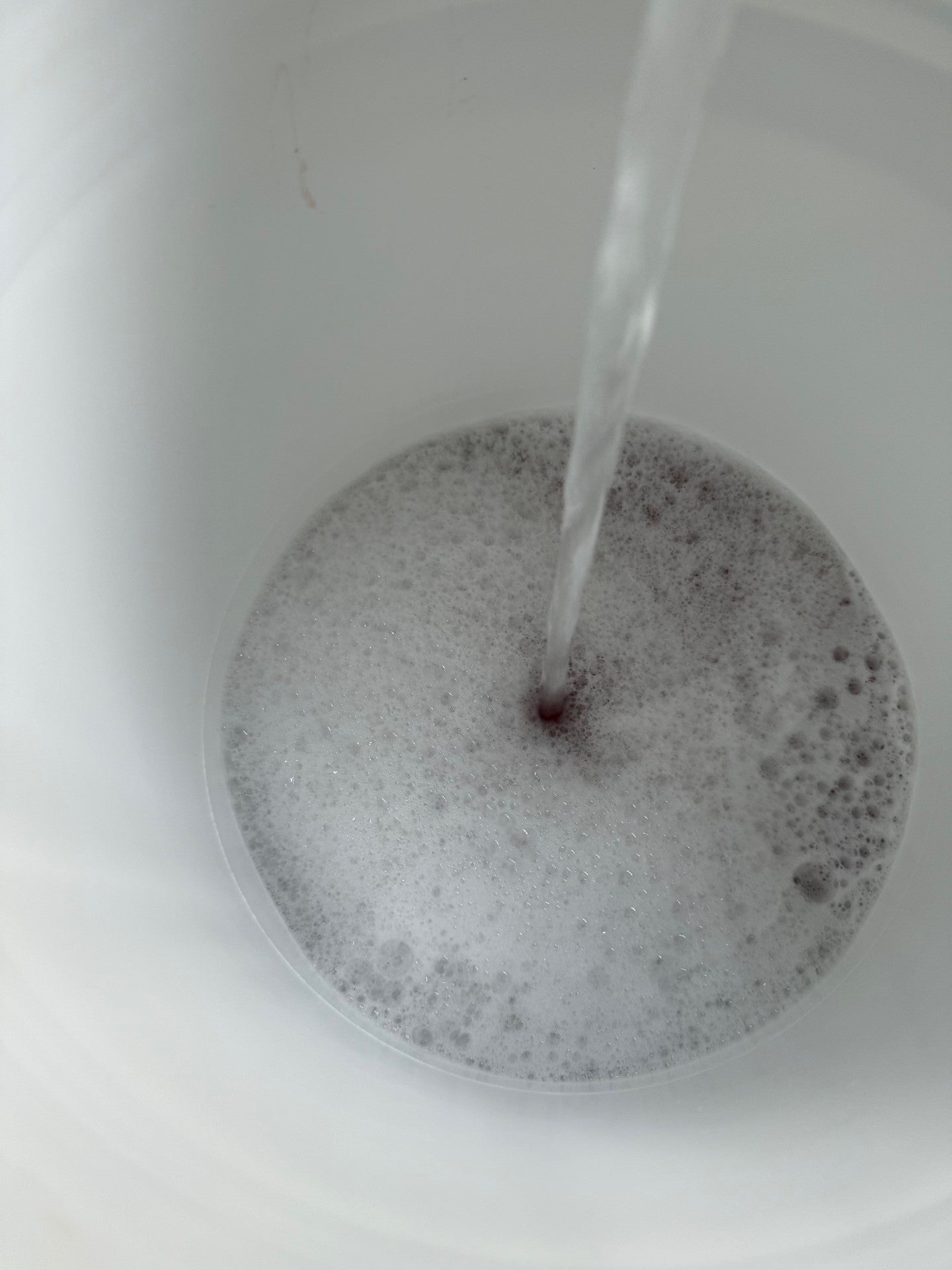 Detail-Lab 20L Heavy-Duty Detailing Bucket + Red Grit Guard