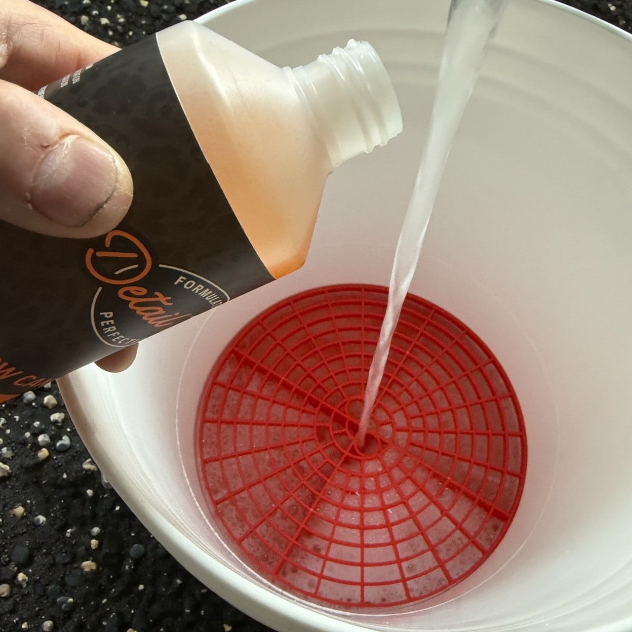 Detail-Lab 20L Heavy-Duty Detailing Bucket + Red Grit Guard