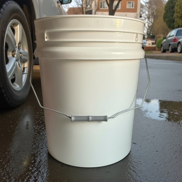 Detail-Lab 20L Heavy-Duty Detailing Bucket + Red Grit Guard